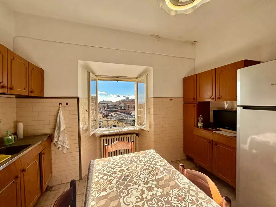 Immagine 15 di Appartamento in vendita  a Siena