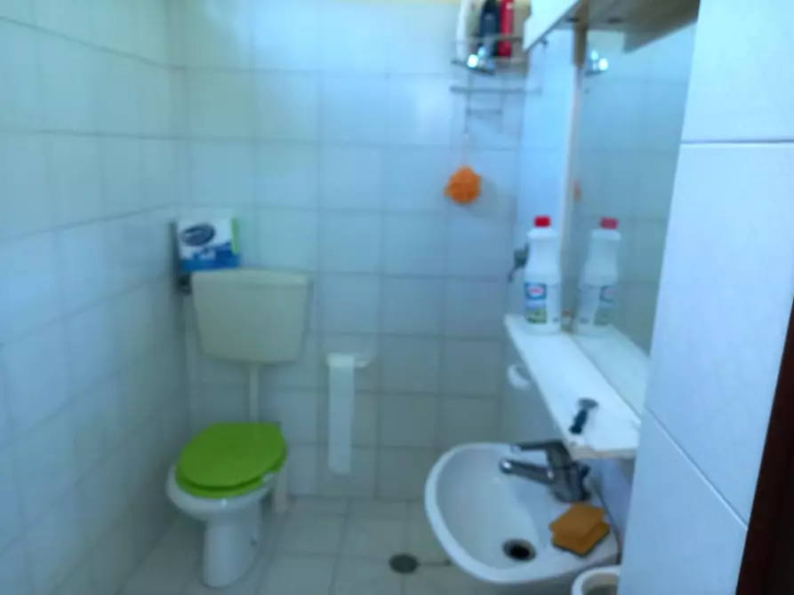 Immagine 4 di Attività artigianale in vendita  a Capannori