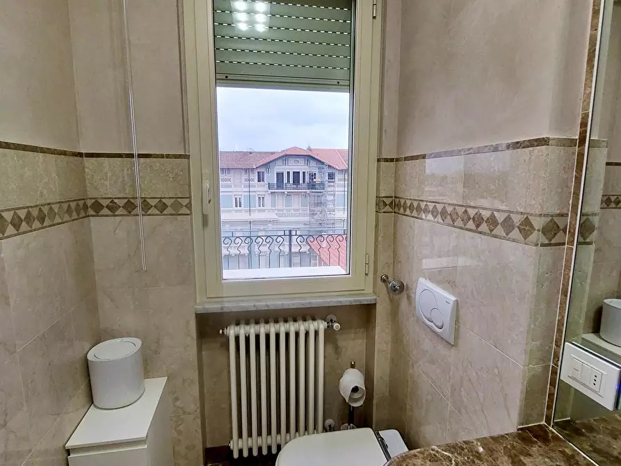 Immagine 12 di Mansarda in vendita  a Viareggio