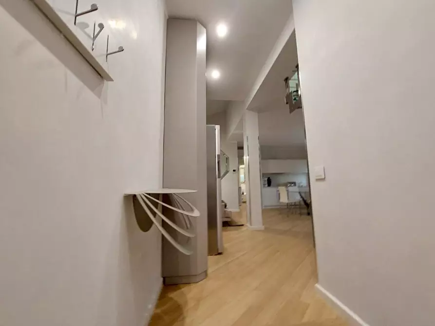 Immagine 34 di Mansarda in vendita  a Viareggio