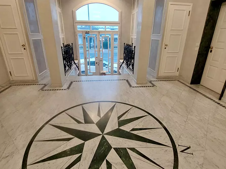 Immagine 38 di Mansarda in vendita  a Viareggio