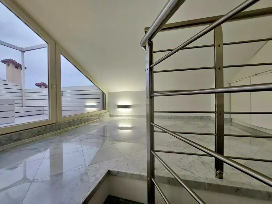 Immagine 25 di Mansarda in vendita  a Viareggio