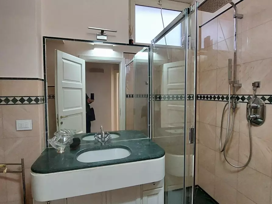 Immagine 21 di Mansarda in vendita  a Viareggio