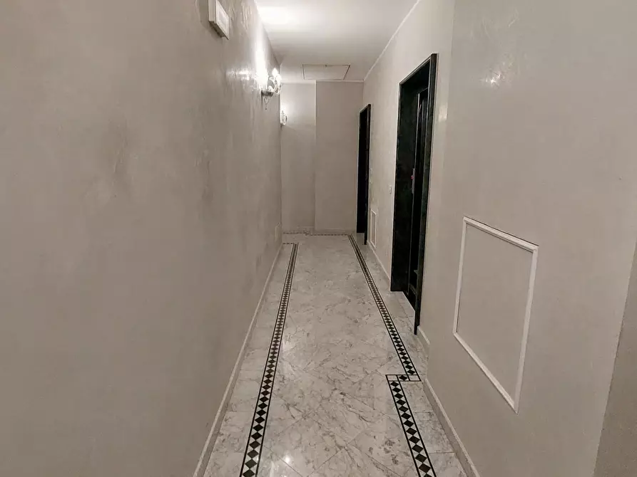 Immagine 36 di Mansarda in vendita  a Viareggio