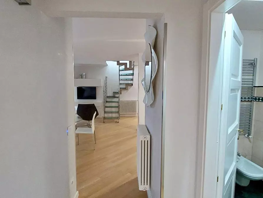 Immagine 17 di Mansarda in vendita  a Viareggio