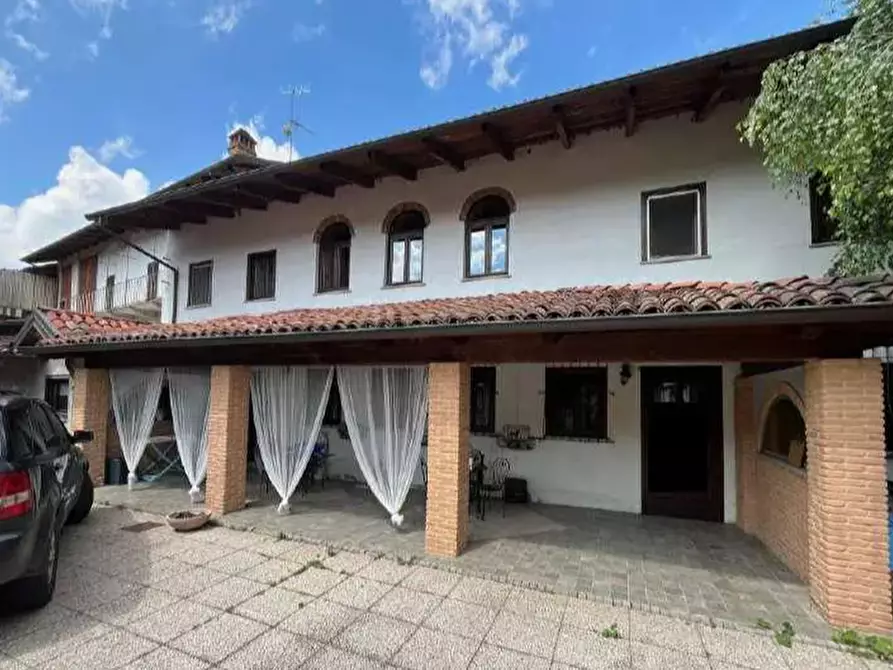 Immagine 1 di Casa colonica in vendita  a Verrua Savoia