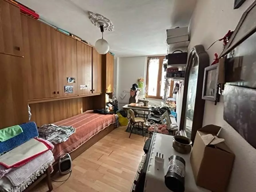 Immagine 11 di Appartamento in vendita  a Siena