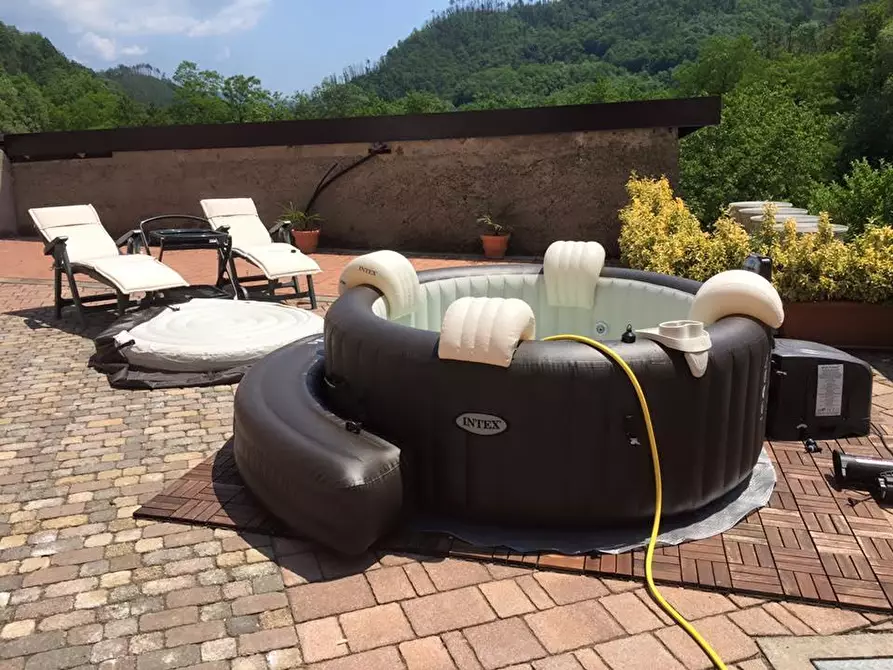 Immagine 18 di Palazzo in vendita  a Carrodano