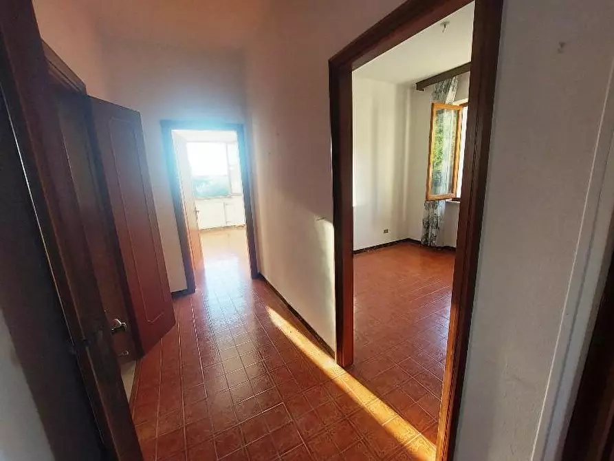 Immagine 26 di Casa semindipendente in vendita  a Massa