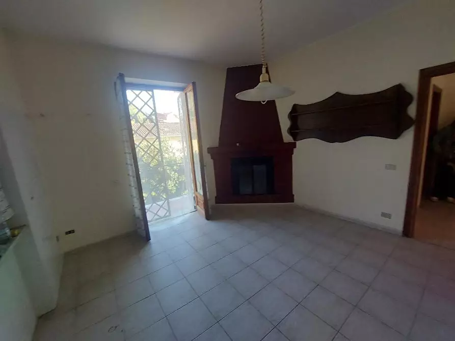 Immagine 16 di Casa semindipendente in vendita  a Massa