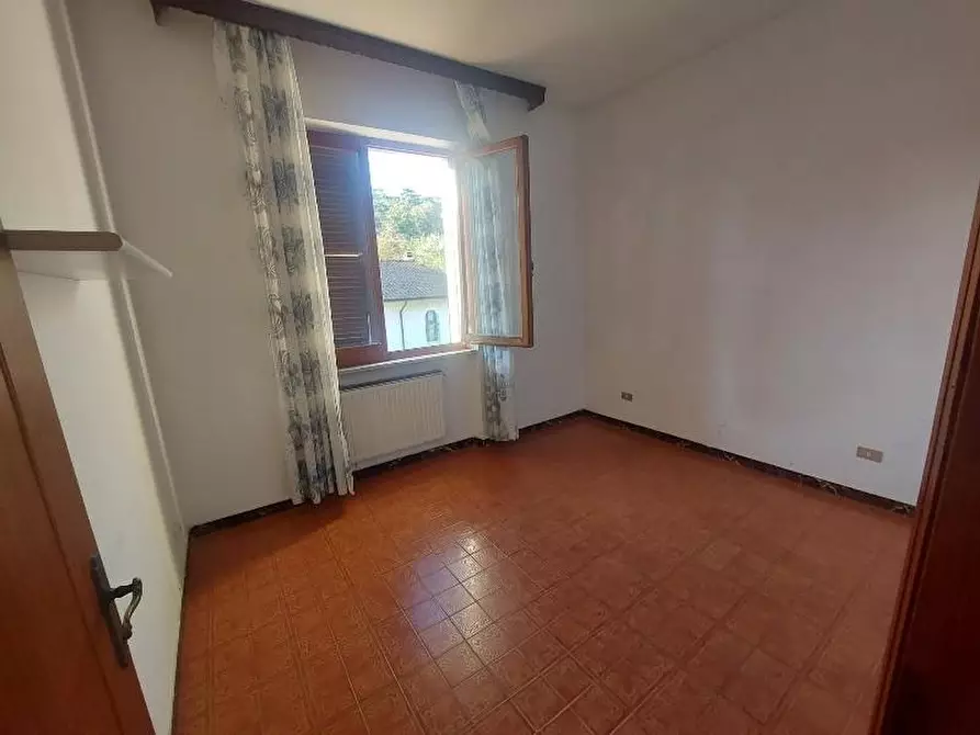 Immagine 23 di Casa semindipendente in vendita  a Massa