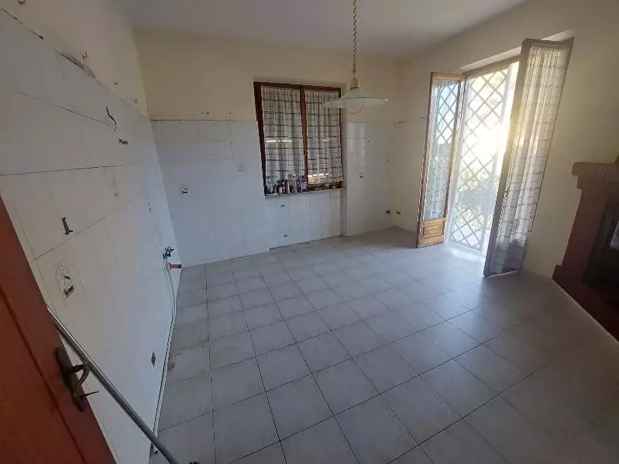 Immagine 15 di Casa semindipendente in vendita  a Massa