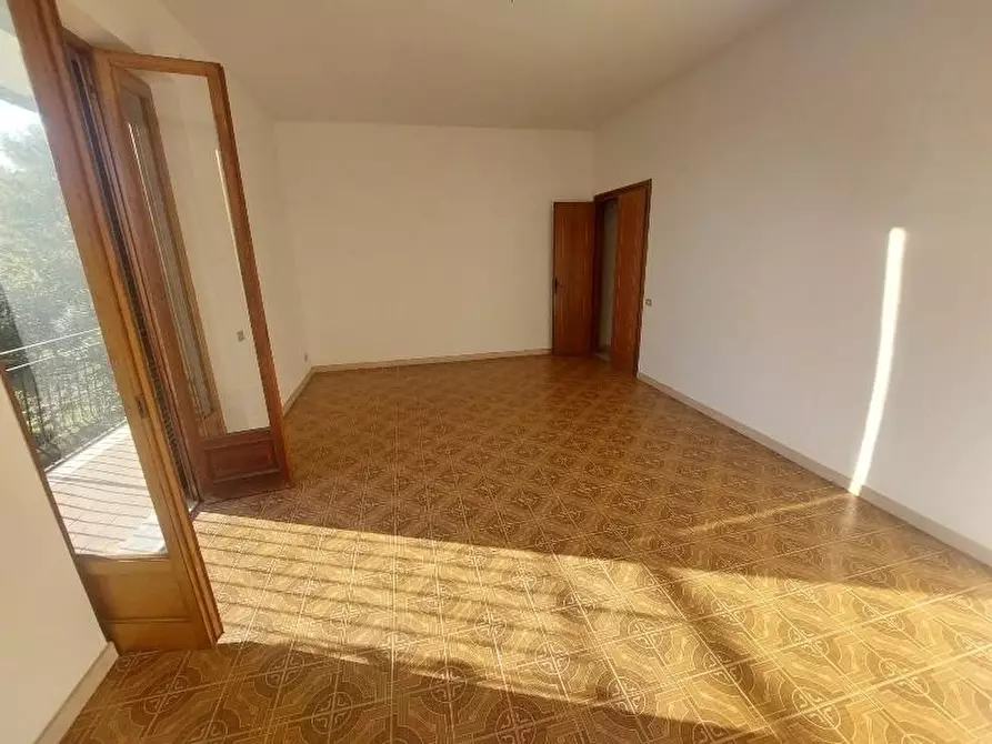 Immagine 13 di Casa semindipendente in vendita  a Massa