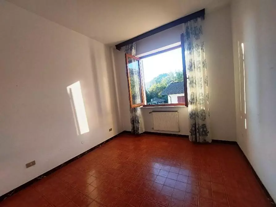 Immagine 21 di Casa semindipendente in vendita  a Massa