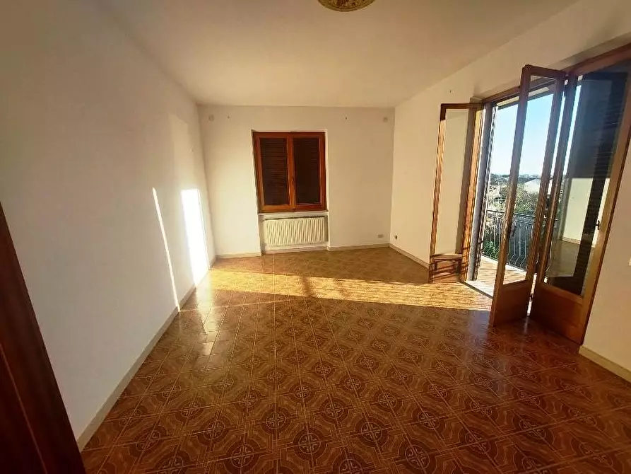 Immagine 14 di Casa semindipendente in vendita  a Massa