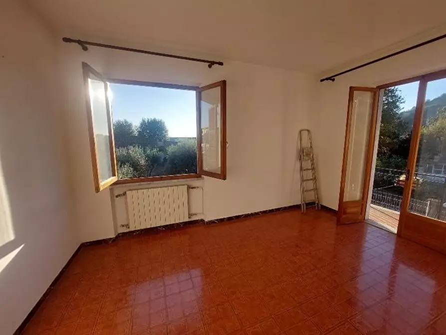 Immagine 22 di Casa semindipendente in vendita  a Massa