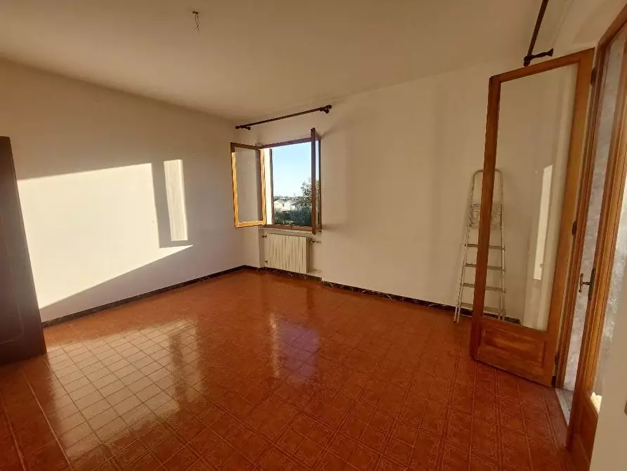 Immagine 25 di Casa semindipendente in vendita  a Massa