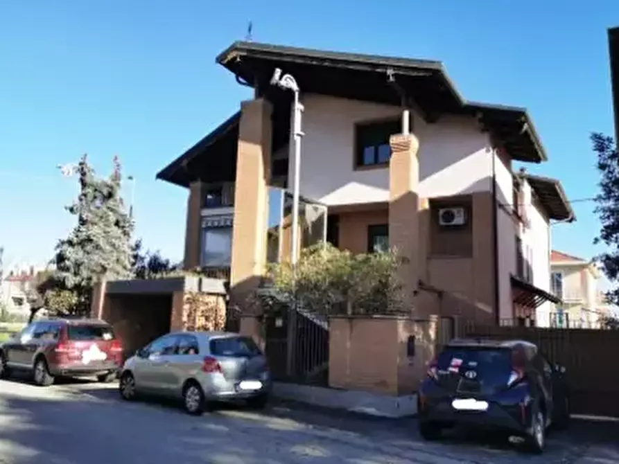 Immagine 1 di Casa bifamiliare in vendita  a Borgaro Torinese