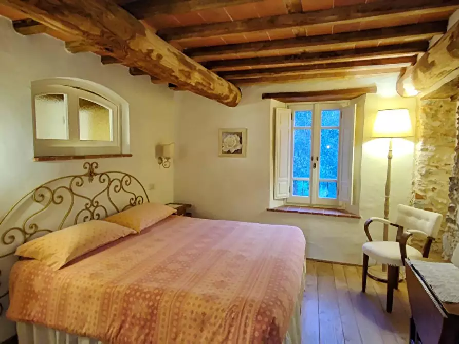 Immagine 11 di Rustico / casale in vendita  a Camaiore