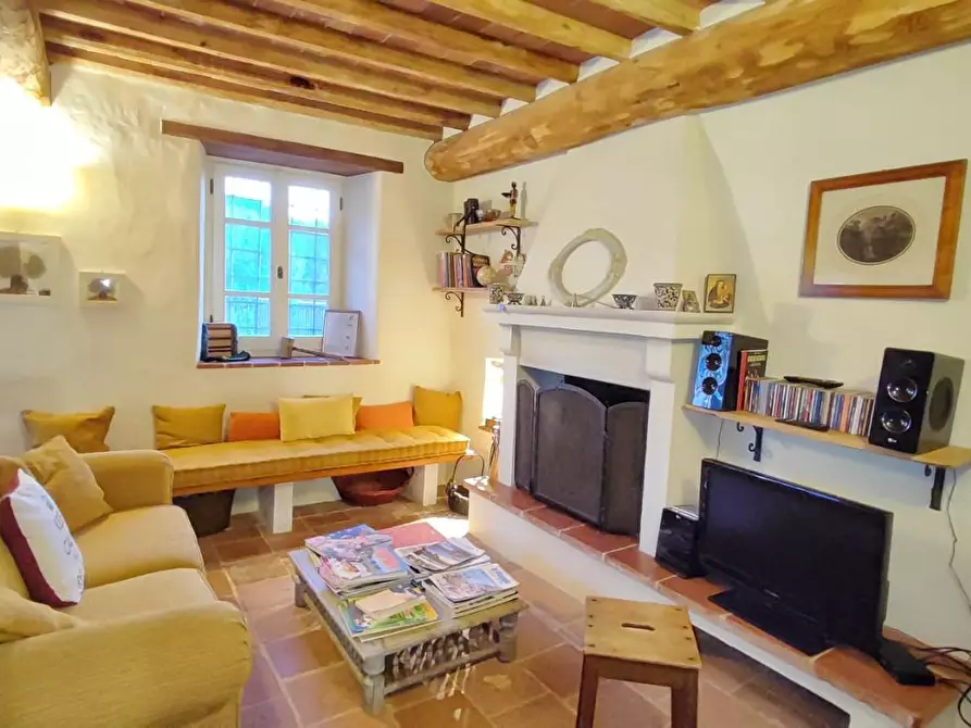 Immagine 24 di Rustico / casale in vendita  a Camaiore