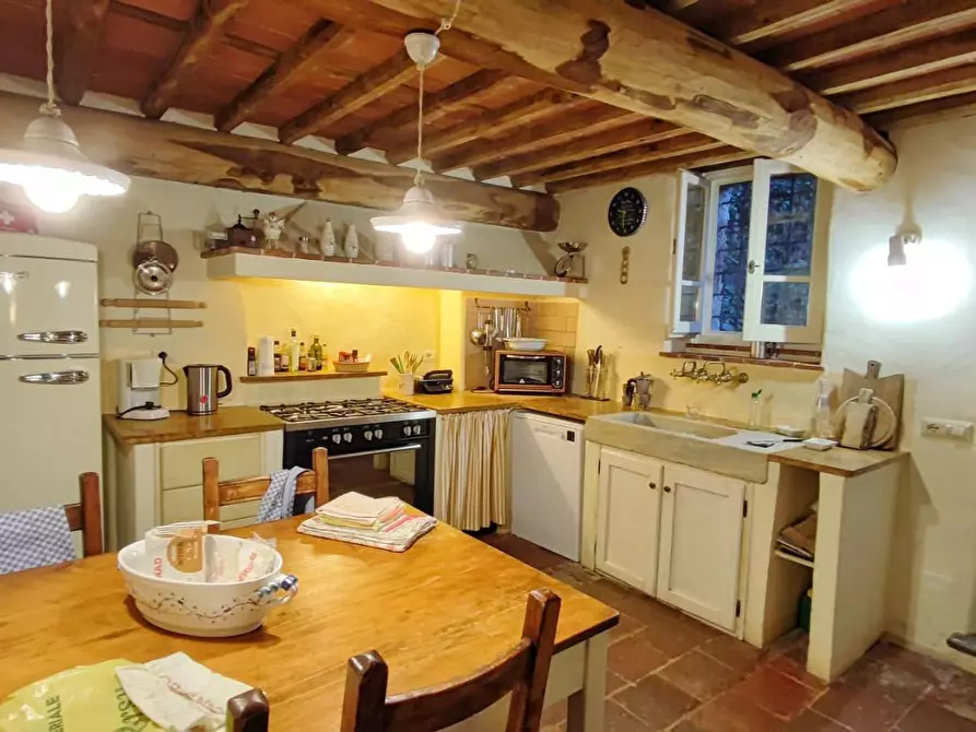 Immagine 21 di Rustico / casale in vendita  a Camaiore