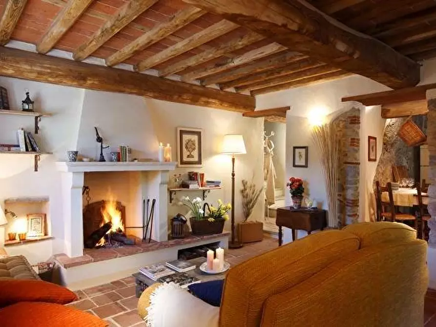 Immagine 28 di Rustico / casale in vendita  a Camaiore