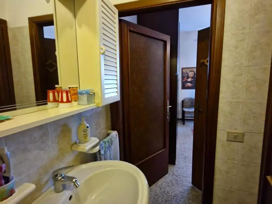 Immagine 29 di Porzione di casa in vendita  a Piombino