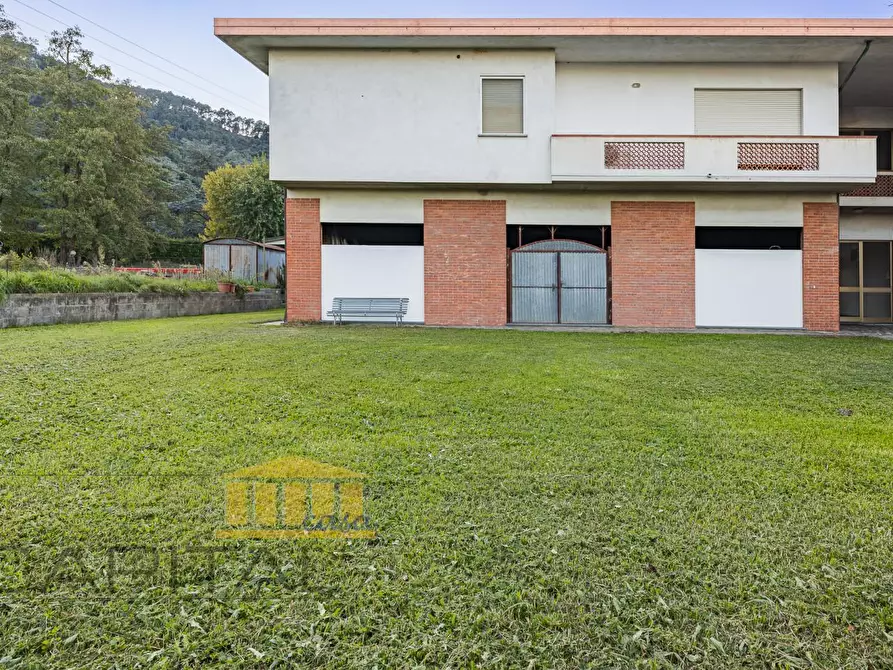 Immagine 22 di Porzione di casa in vendita  a Capannori