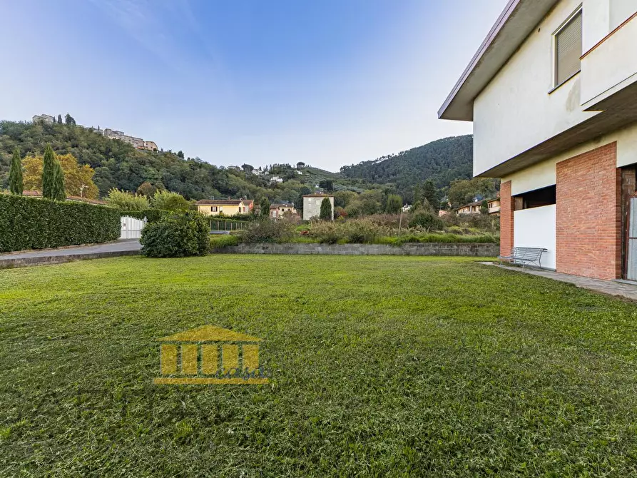 Immagine 21 di Porzione di casa in vendita  a Capannori