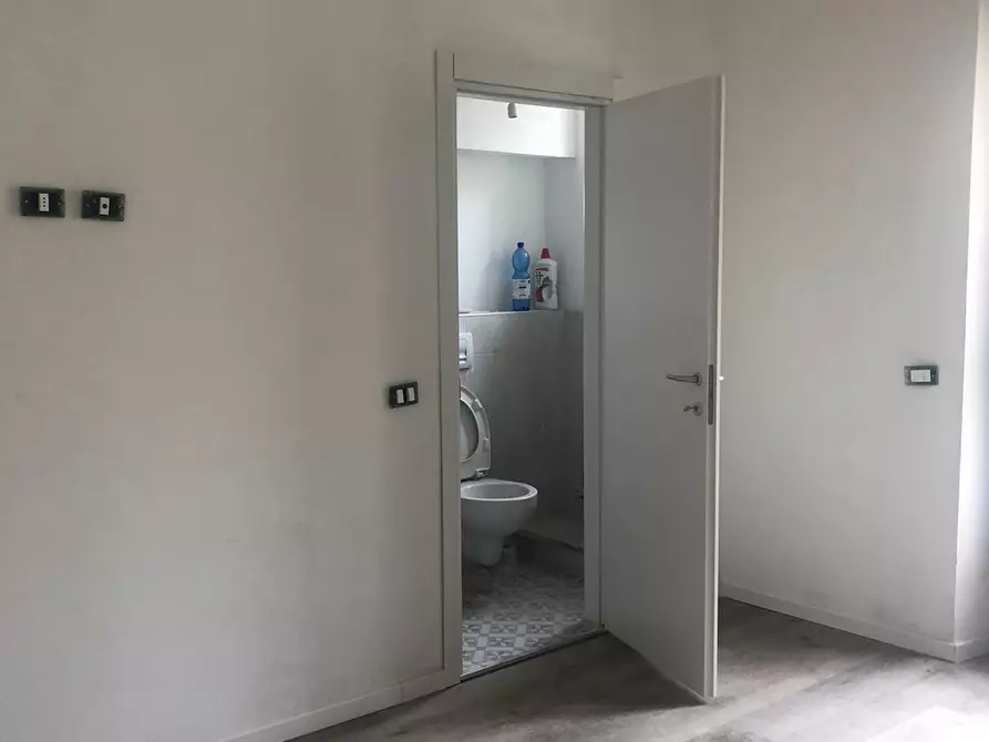 Immagine 14 di Appartamento in vendita  a Viareggio