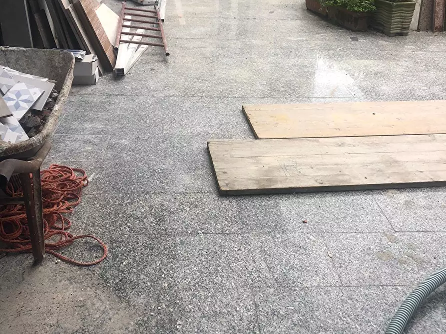 Immagine 8 di Appartamento in vendita  a Viareggio