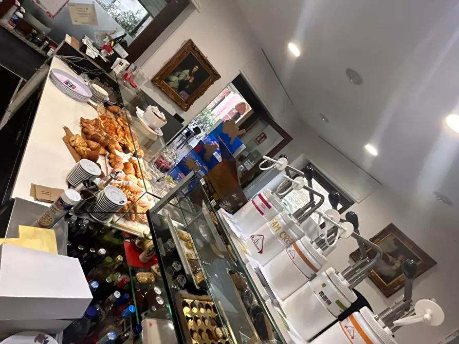 Immagine 27 di Bar / Ristorante in vendita  a San Maurizio Canavese