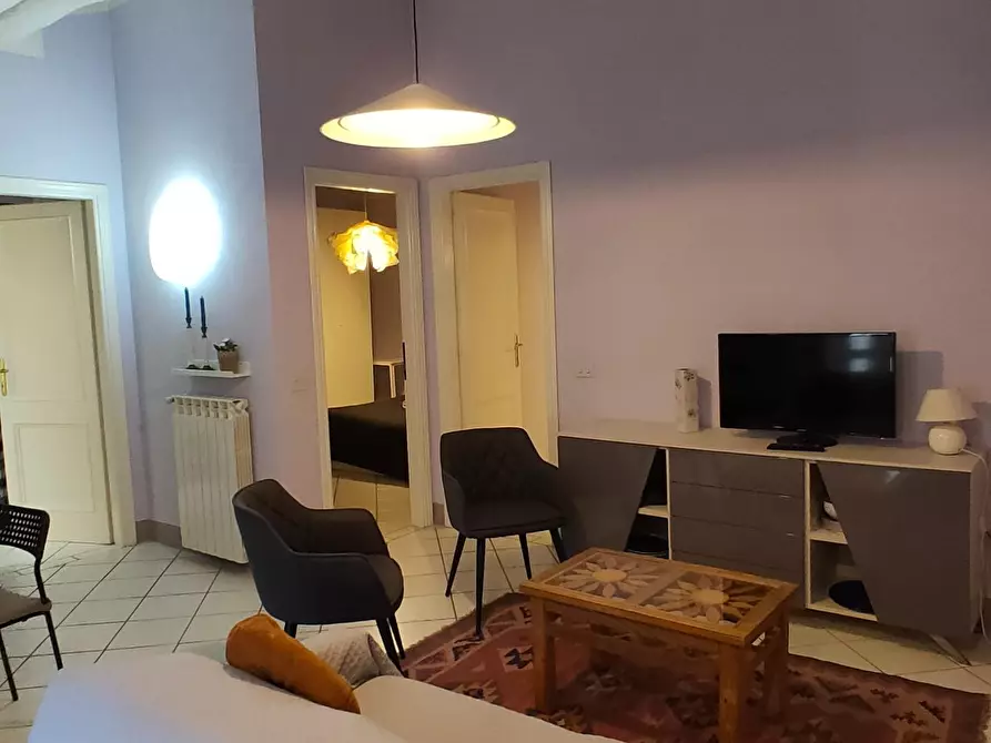 Immagine 11 di Appartamento in vendita  a Lucca