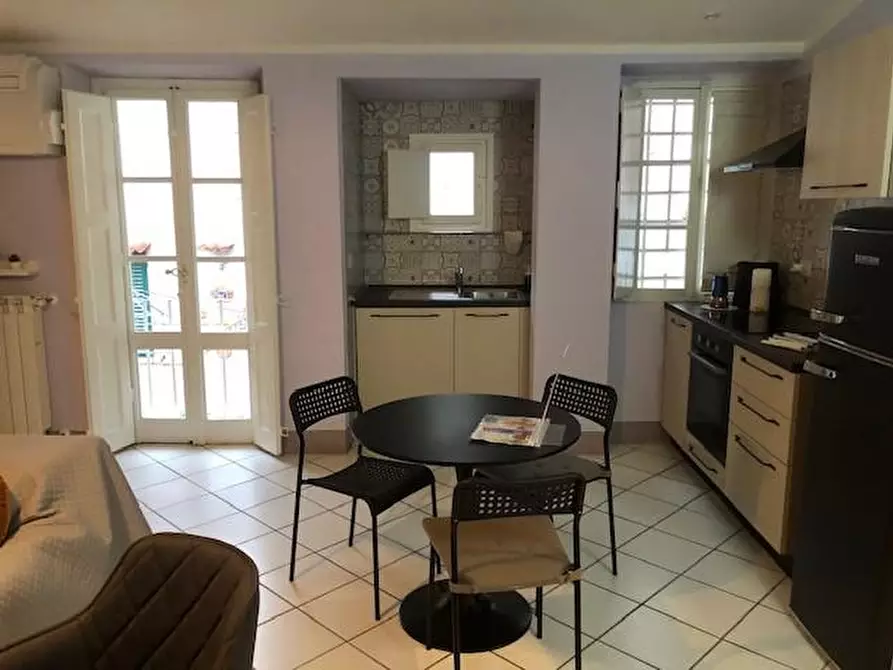 Immagine 7 di Appartamento in vendita  a Lucca