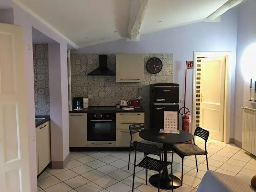 Immagine 6 di Appartamento in vendita  a Lucca