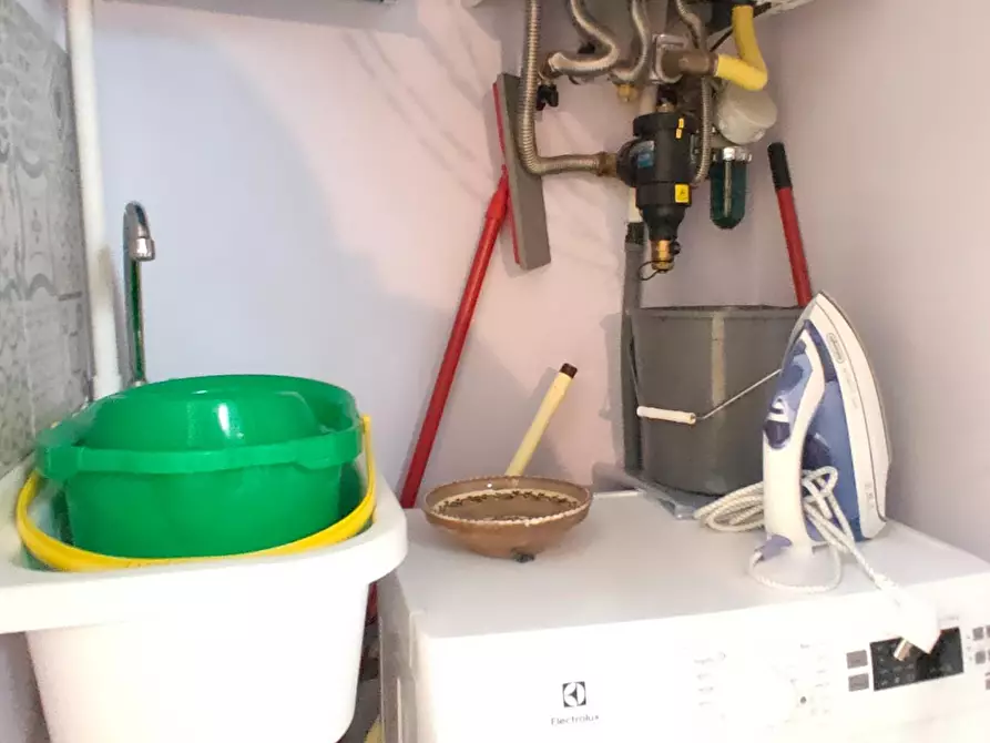 Immagine 22 di Appartamento in vendita  a Lucca