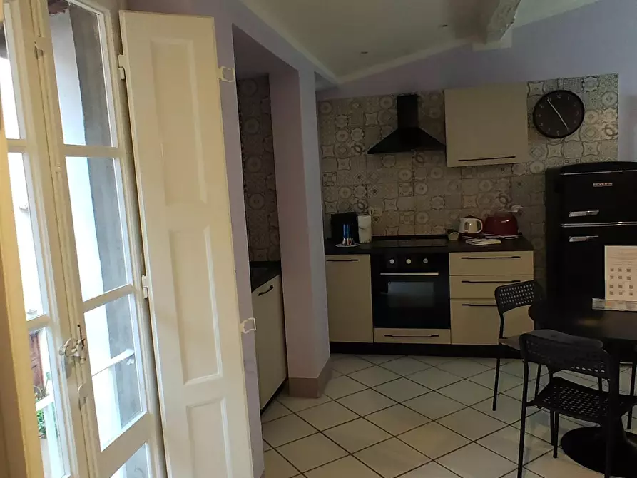 Immagine 13 di Appartamento in vendita  a Lucca