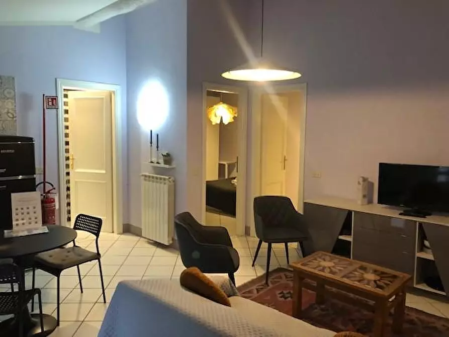 Immagine 2 di Appartamento in vendita  a Lucca