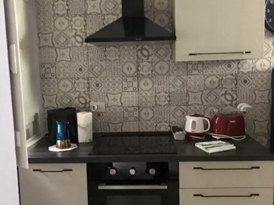 Immagine 10 di Appartamento in vendita  a Lucca