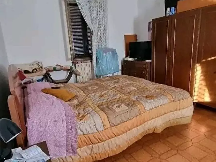 Immagine 8 di Porzione di casa in vendita  a Massa