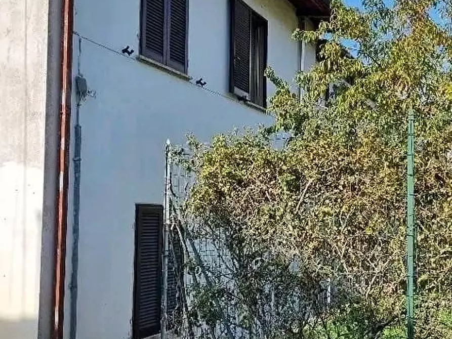 Immagine 3 di Porzione di casa in vendita  a Massa