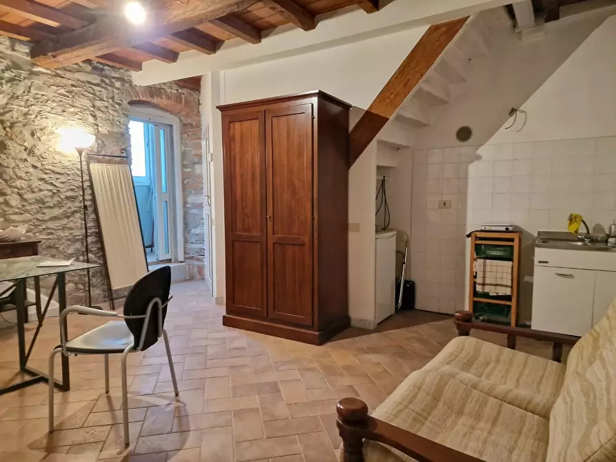 Immagine 11 di Appartamento in vendita  a Carrara