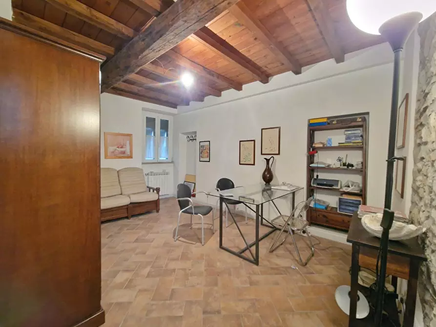 Immagine 3 di Appartamento in vendita  a Carrara