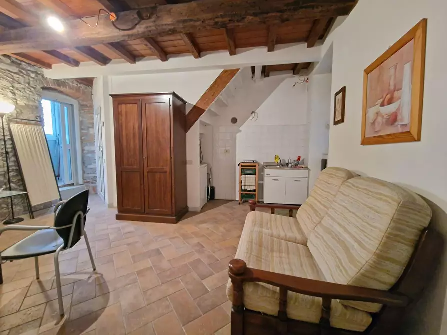 Immagine 10 di Appartamento in vendita  a Carrara