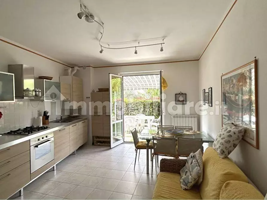 Immagine 18 di Appartamento in vendita  a Ameglia