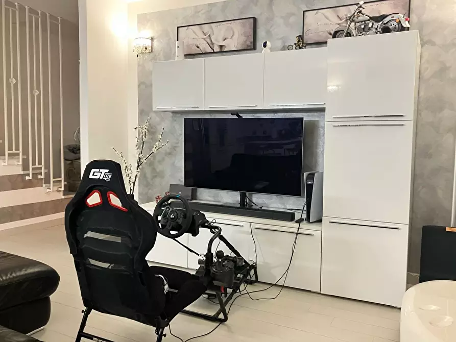 Immagine 35 di Villetta a schiera in vendita  a Sarzana