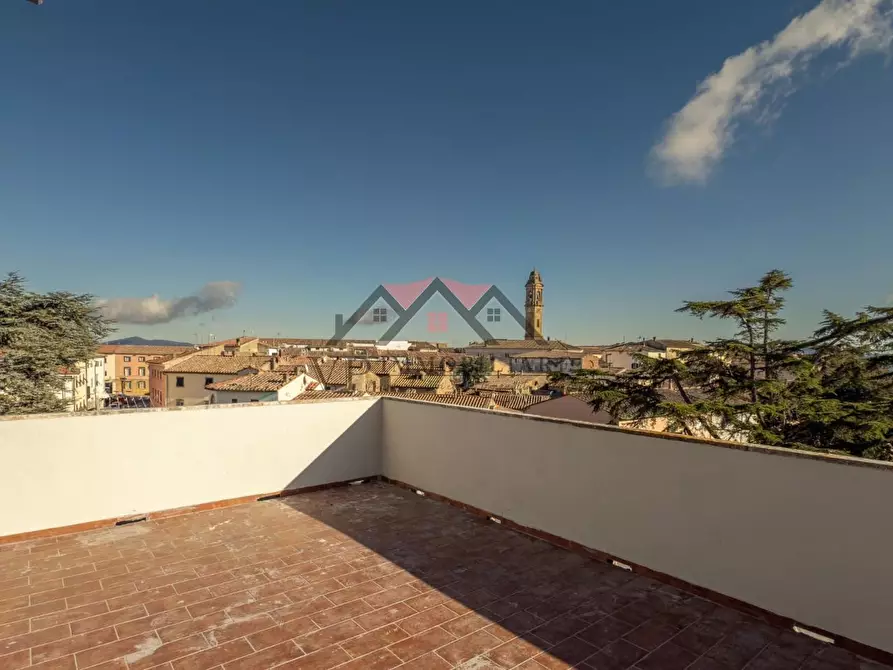 Immagine 2 di Mansarda in vendita  a Pomarance