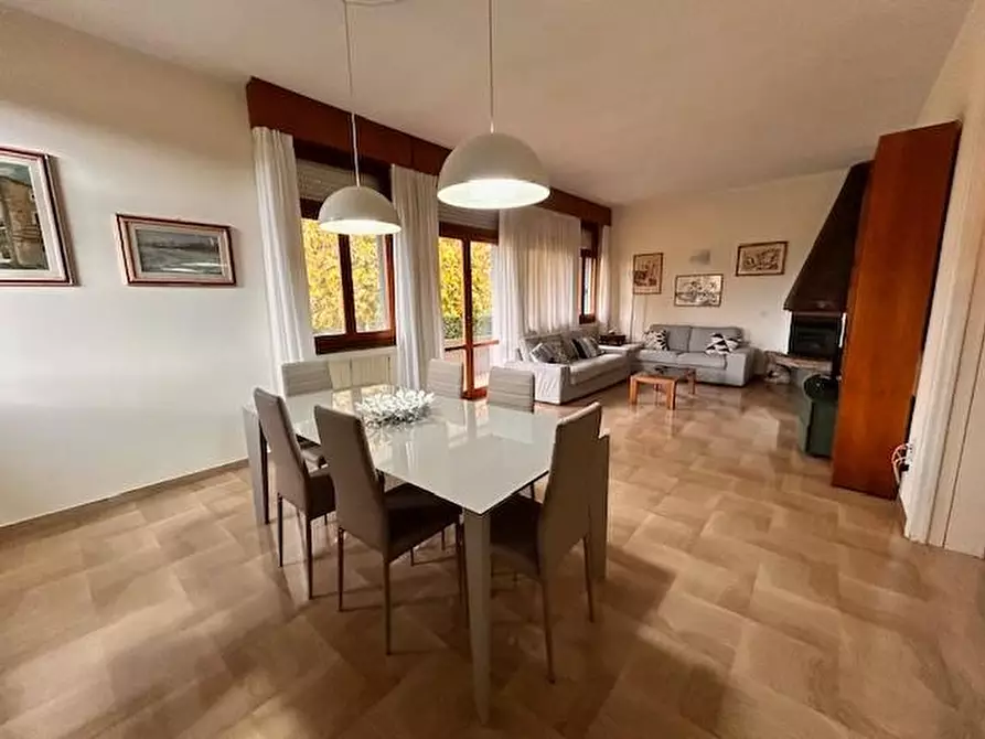 Immagine 2 di Villa in affitto  a Forte Dei Marmi