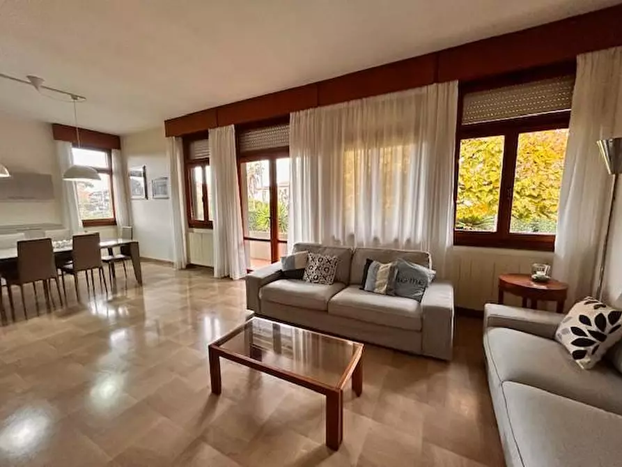 Immagine 3 di Villa in affitto  a Forte Dei Marmi