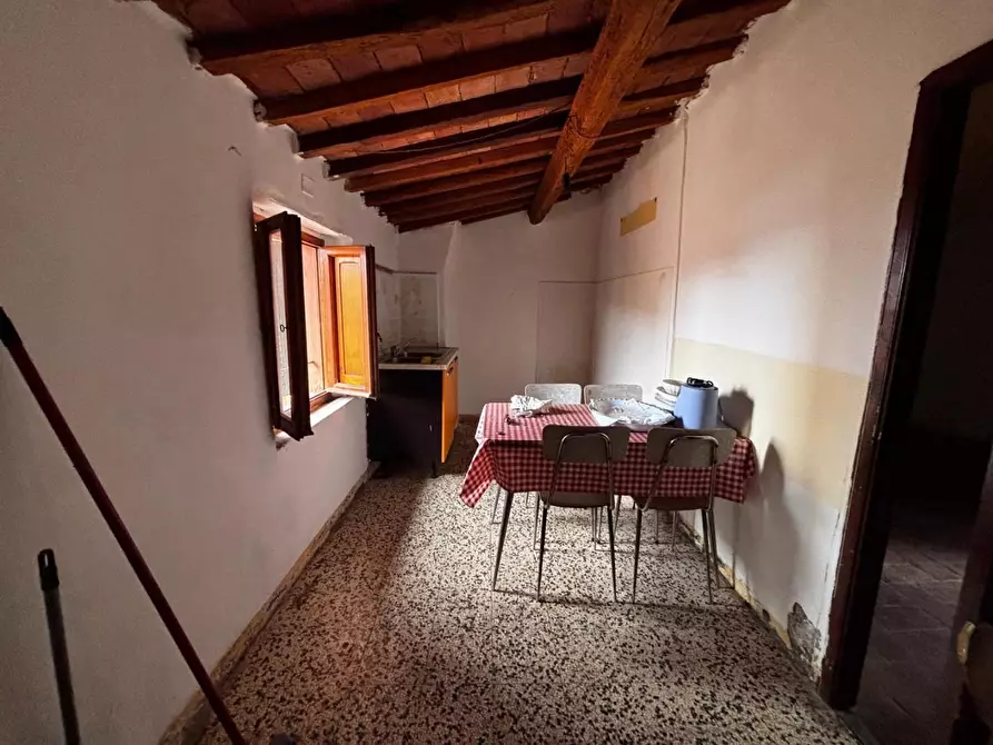 Immagine 10 di Appartamento in vendita  a Peccioli